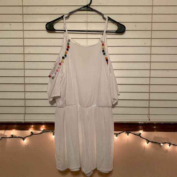 white romper!! with little fuzz balls!! - Picture 1 of 4